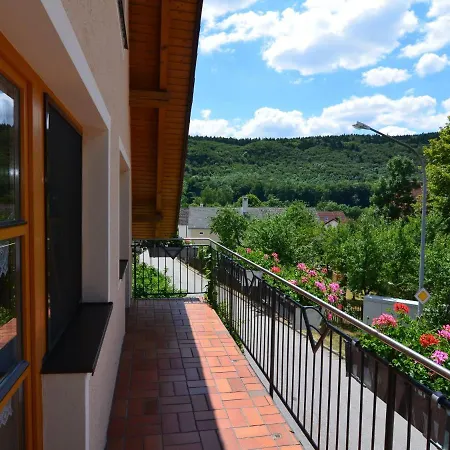 Apartment With Private Terrace In Prunn