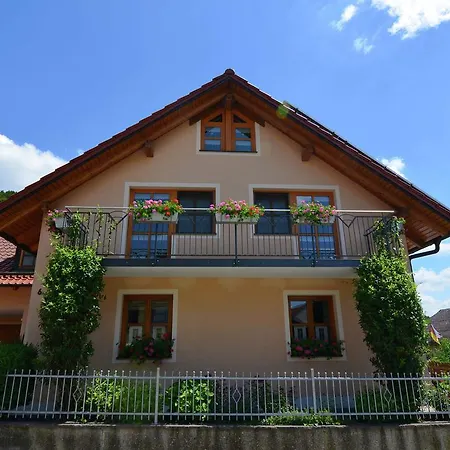 Apartment With Private Terrace In Prunn *
